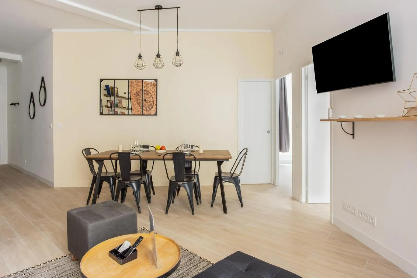 Appartement Lumineux Et Spacieux - 8P의 연락처